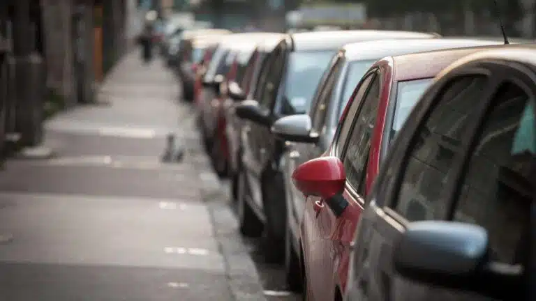 funcionsecretaretrovisoraparcarcoche011200x675jpg Adquirimos coches con Deudas y otras Cargas Fiscales